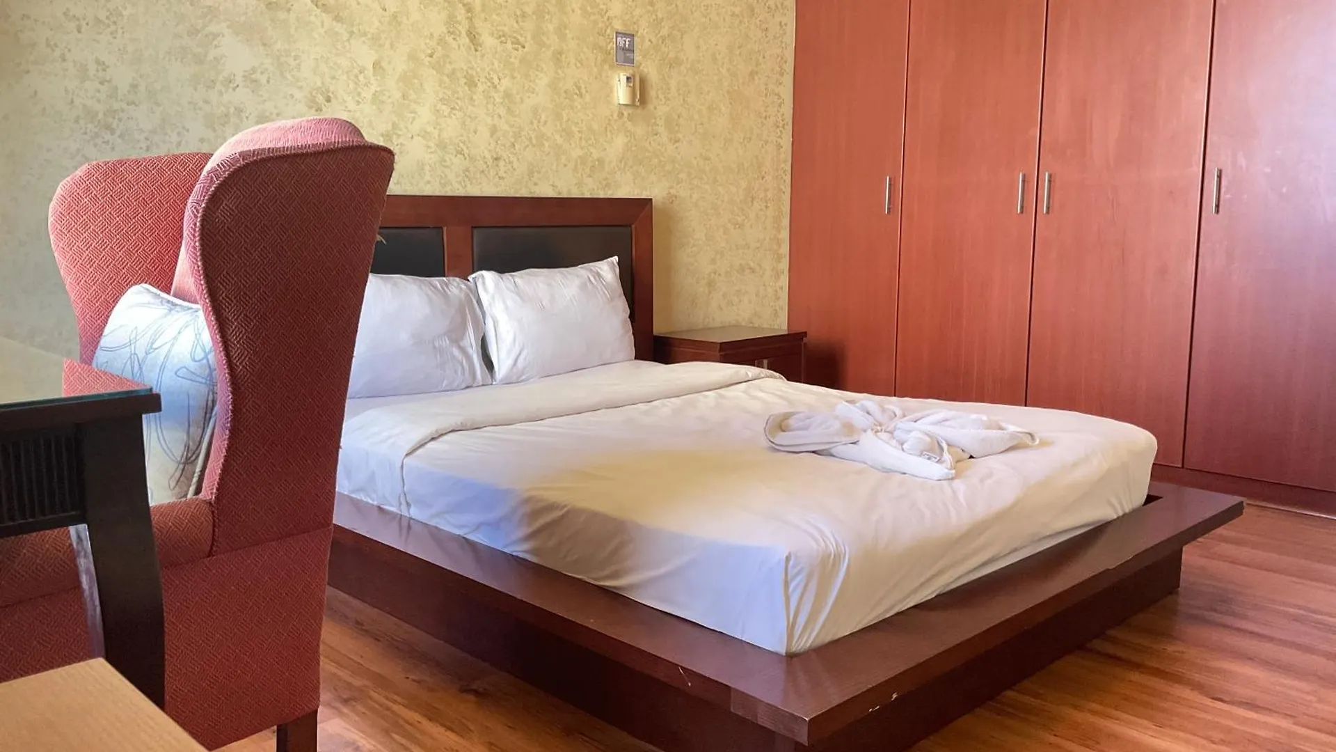 Homestay Private Rooms In Coliving Apartments In Jbr Sadaf 8 Dubai