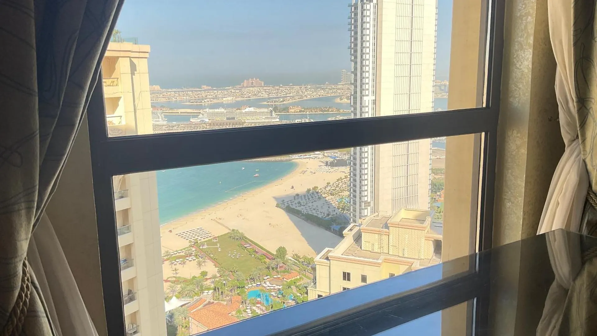 Private Rooms In Coliving Apartments In Jbr Sadaf 8 Dubai United Arab Emirates