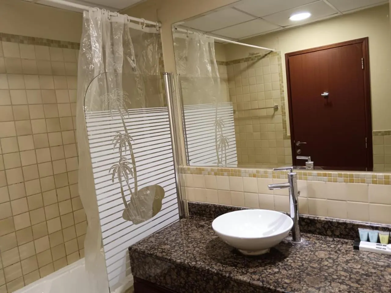 Homestay Private Rooms In Coliving Apartments In Jbr Sadaf 8 Dubai