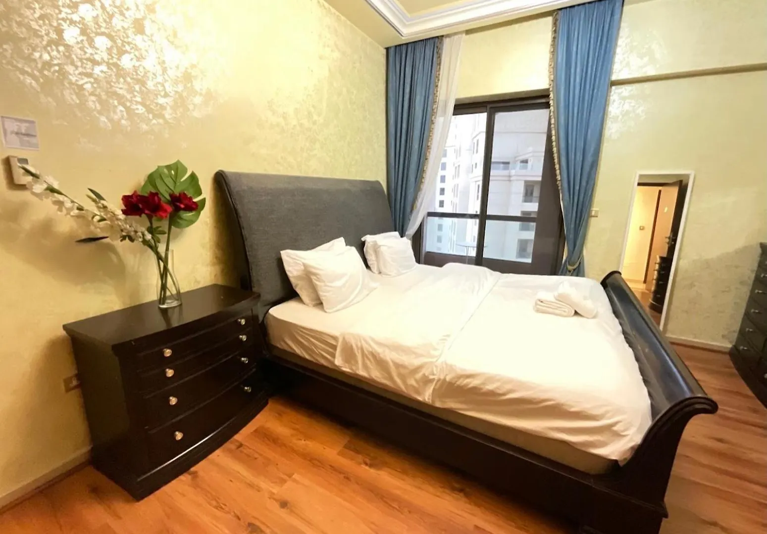 Private Rooms In Coliving Apartments In Jbr Sadaf 8 Dubai Alloggio in famiglia